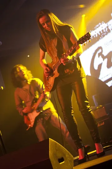 Блус на токчета разпали софиянци