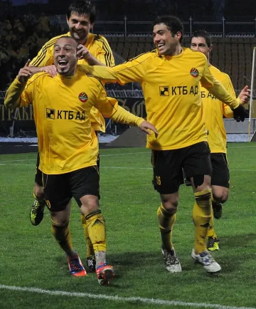 Сръбската д-р Куин вдига "канарче"