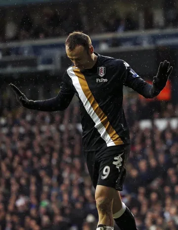 "Ливърпул" пречи на Бербатов да гласува 