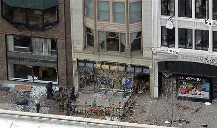 САЩ работи по две версии за експлозиите в Бостън