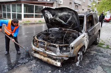 Подпалиха  джипа на общински шеф