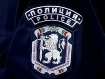 Полицаите докладват за връзки с депутати
