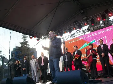 Станишев: Цветанов трябва да се оттегли от политиката