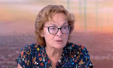 Румяна Коларова сравни Радев с Макрон. Каква е разликата?