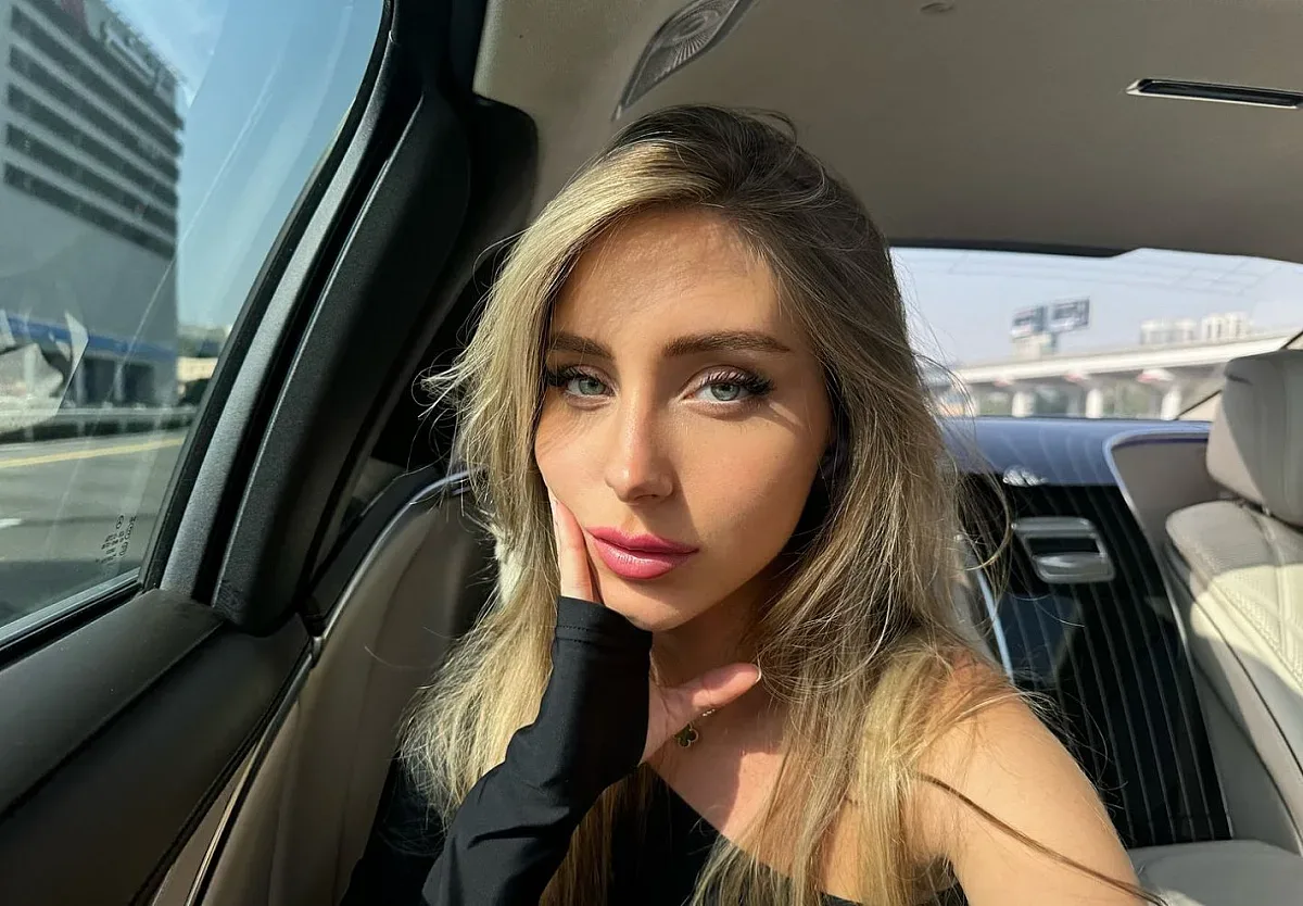 Секси моделка изчезна от света заедно с Павел Дуров