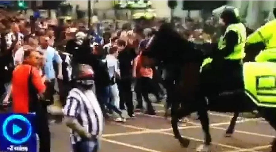 ВИДЕО: 29 ареста след Нюкасъл - Съндърланд