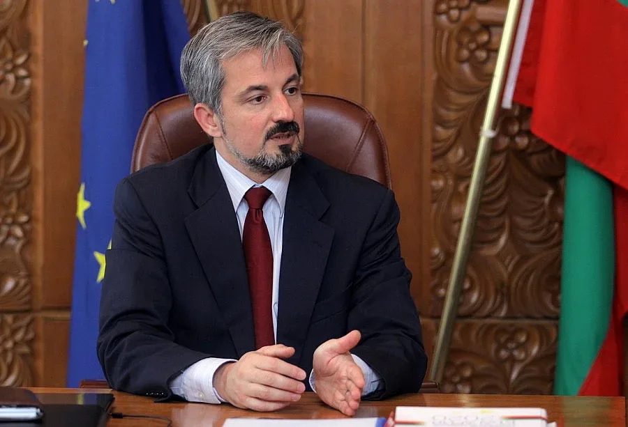 Роман Василев: Е-правителството глътна 100 милиона