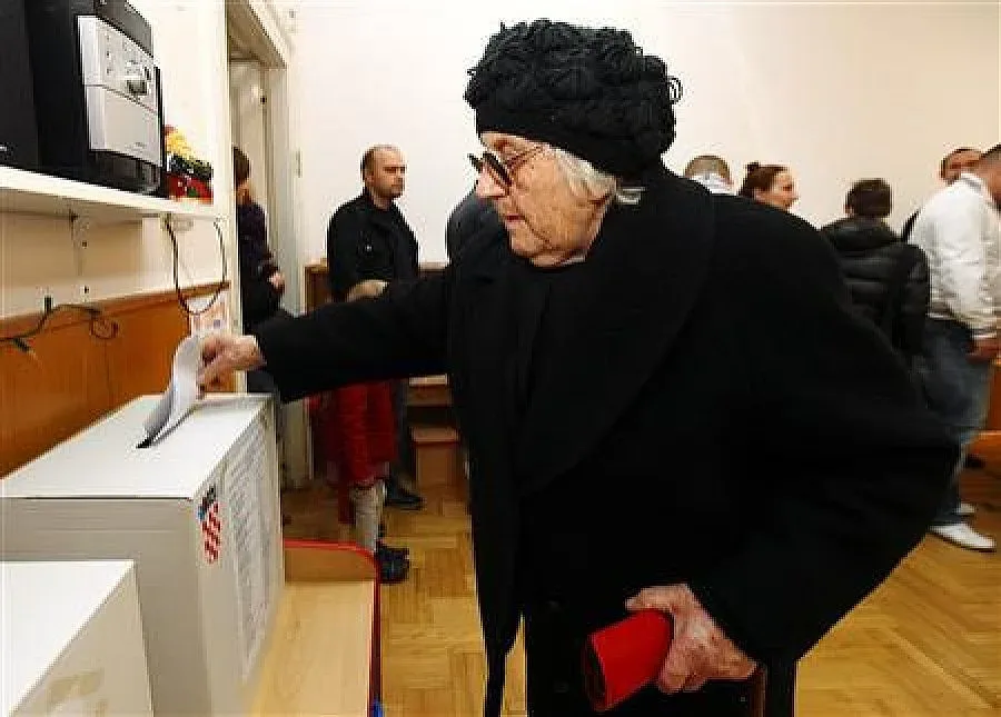 Хърватия гласува за европарламент