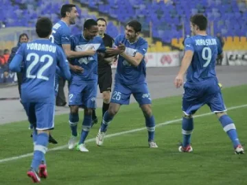 На почивката: "Левски" води с 1:0, червен картон за "Локо" Сф
