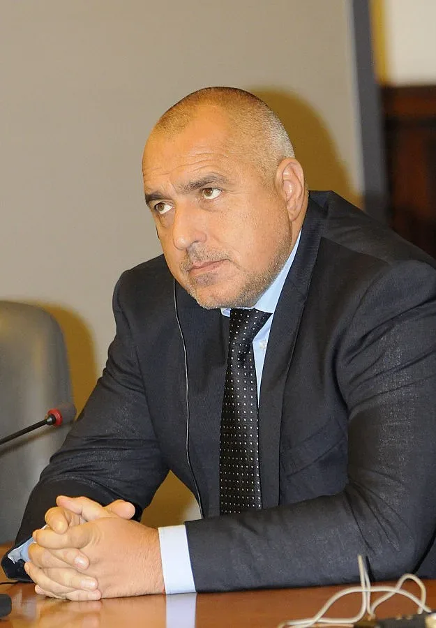 Борисов: Станишев чете на обратно и до половината