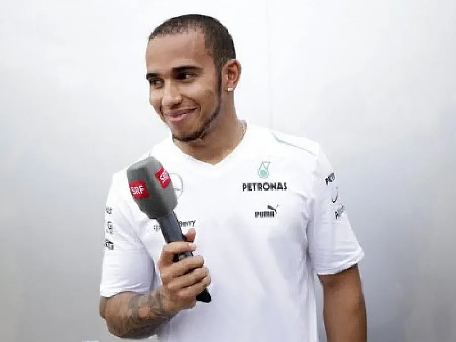 Хамилтън с полпозишън за Гран При на Китай