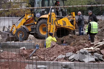 Рекламен клип и ремонти блокират София