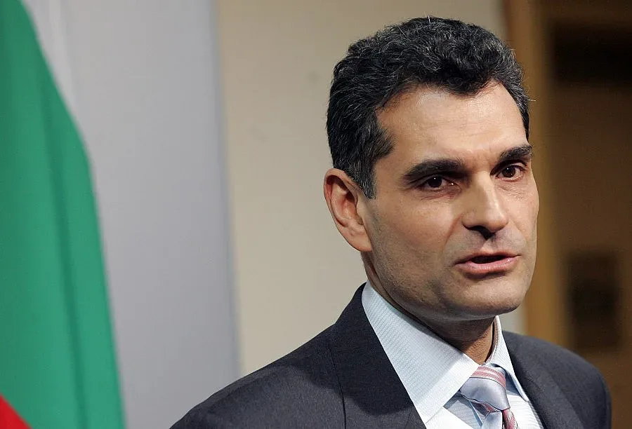 Божан Стоянов обжалва решението на Комисията по досиетата