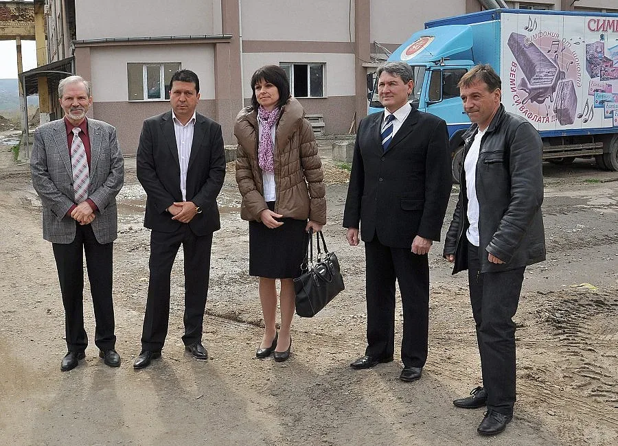 Лидер тръгва към парламента с работни места