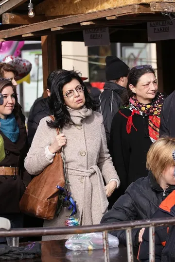 Кунева тръгна на поход за нормалност