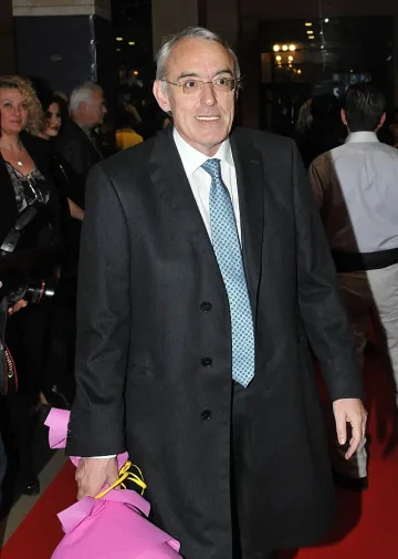 Донев с акции за 17 милиона