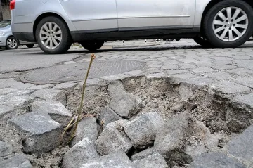 Село спира тирове с блокада