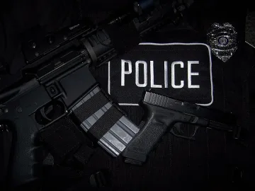 Американец взе за заложници петима пожарникари