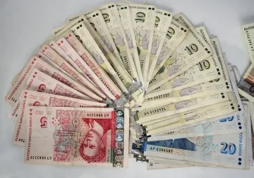 Милионери разпродават имотите и акциите си