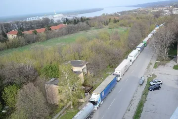 Пуснаха движението на ТИР-ове по Дунав мост