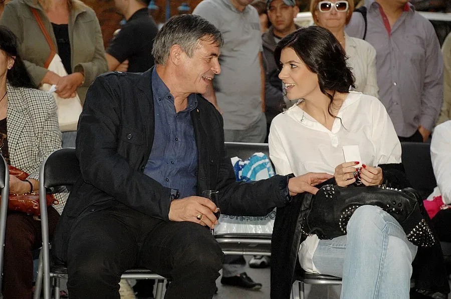 Софиянска и Антон Божков с камерна сватба