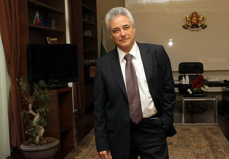 Премиерът не вижда проблем с българските паметници в Скопие