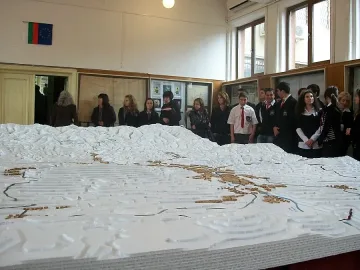 Ученици построиха макет на тунела под Шипка