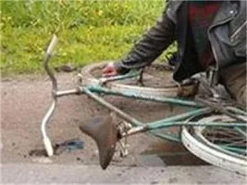 Потрошен колоездач осъди Пътната агенция за дупка