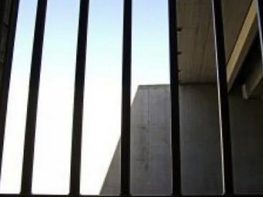 Полицаи пред уволнение заради обесилия се в ареста мъж (обновена)