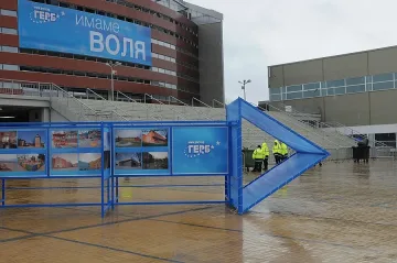 Бойко и Сергей си мерят шатрите