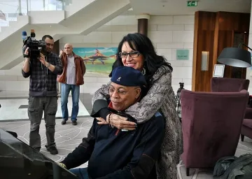 Данчето Христова разцелува Чучо Валдес