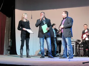 Шоколадовият Бабоне с диплом за почетен ром