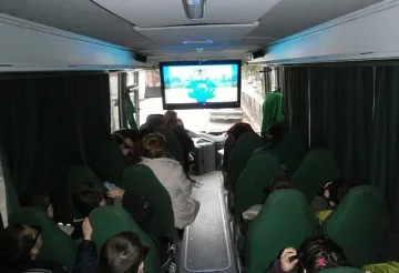 3D класна стая в автобус учи как да пазим природата