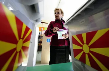 Черна гора избира президент, Македония - кметове