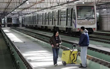 Шефът на ЕНП си купи билет за метрото