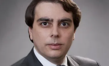 Икономическият министър: Българският ток е „непродаваем" заради такса „пренос"