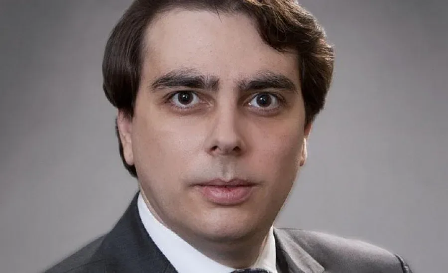 Икономическият министър: Българският ток е „непродаваем" заради такса „пренос"