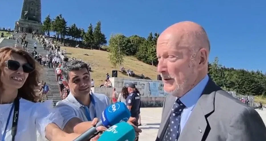 Симеон изненада всички! Какво се случи на Шипка