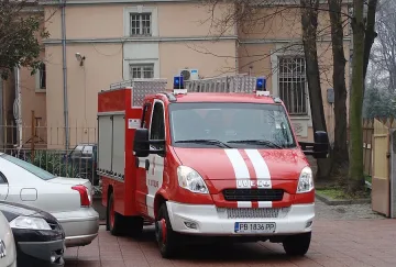 Жена опита да запали дрехи пред съда