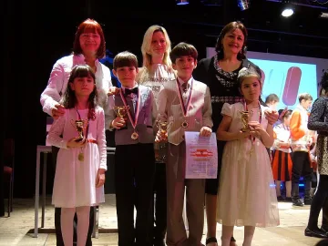 Малки пианисти покориха виенската сцена