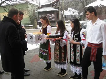 Торлаци от двете страни на границата се веселиха в сръбско село