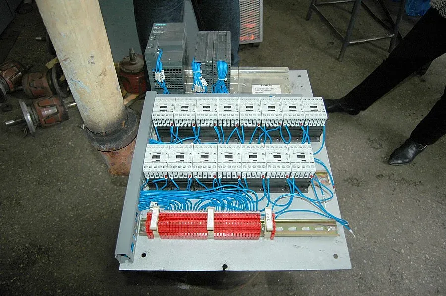 Мини с часовников механизъм