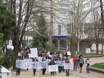 Протестиращите срещу шистов газ искат закон за забраната му