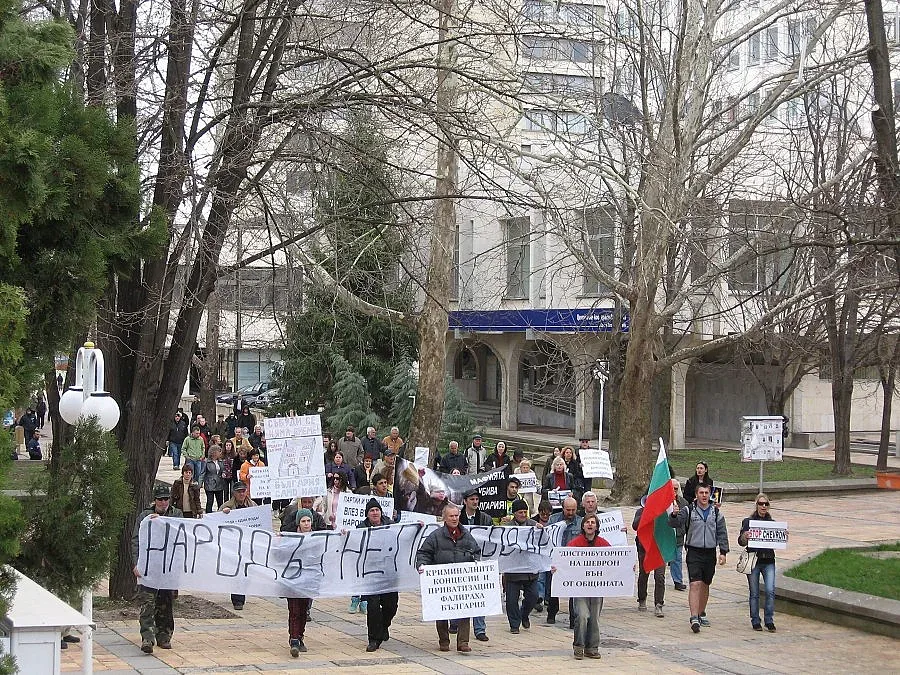 Протестиращите срещу шистов газ искат закон за забраната му