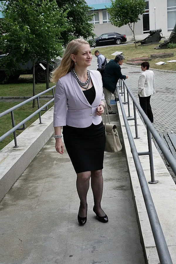 Цвета Маркова трета в листата на Кунева край морето