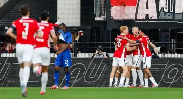 АЗ Алкмаар приключи европейската приказка на Левски