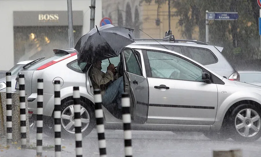Днес ще вали в цялата страна