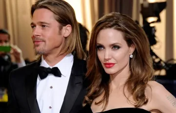 Брад Пит стовари чук върху Анджелина Джоли