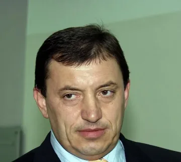 Алексей Петров призна, че е предлагал пари на Диков