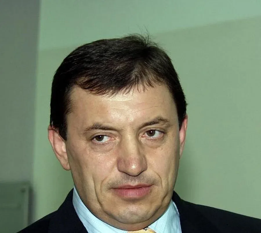 Алексей Петров призна, че е предлагал пари на Диков